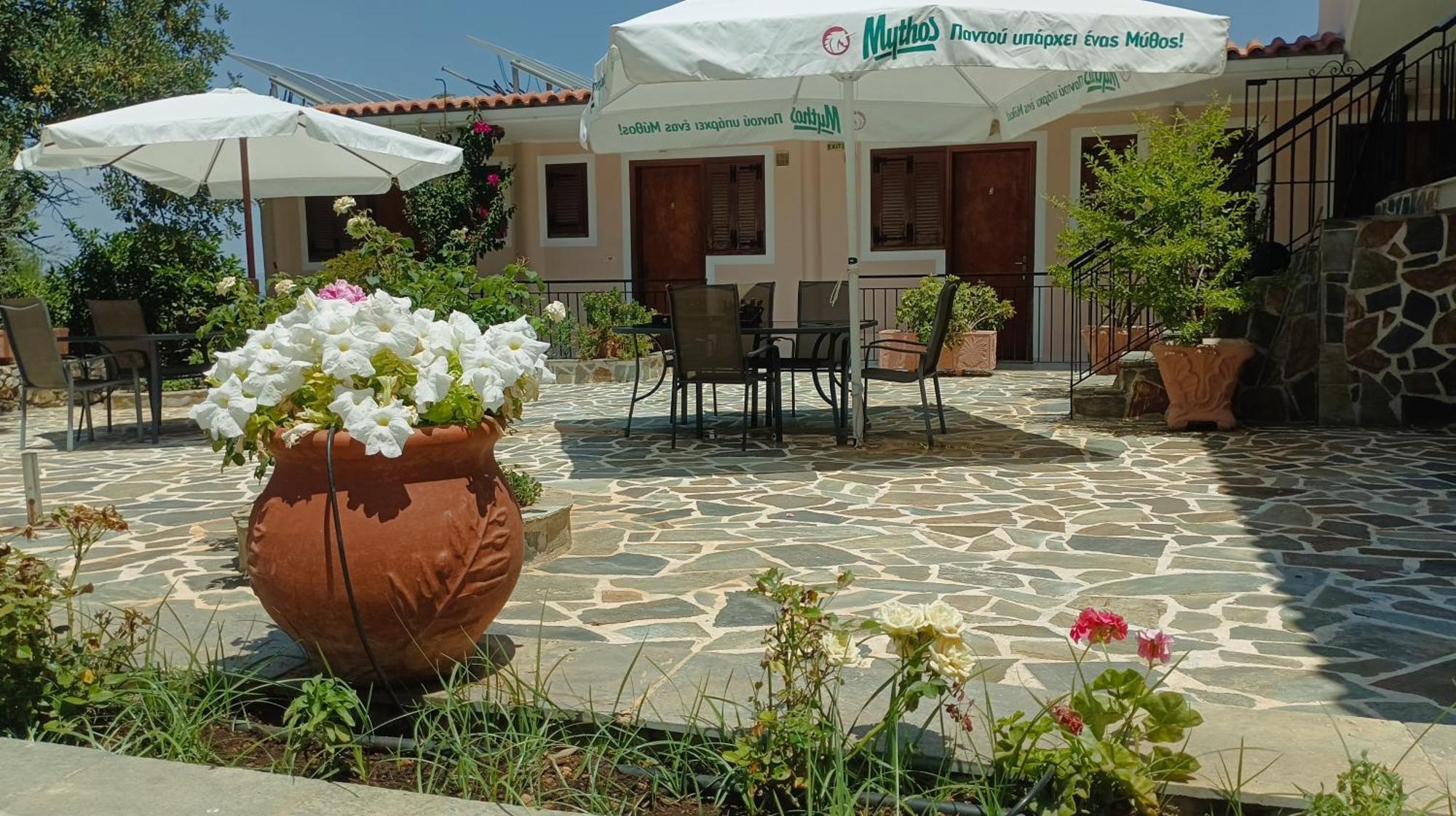 Studios Zaritsi Tirós Exterior foto